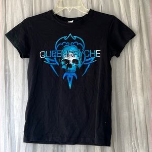 ⭐️ Sungirl Queensryche short sleeve black tee blue & white design M